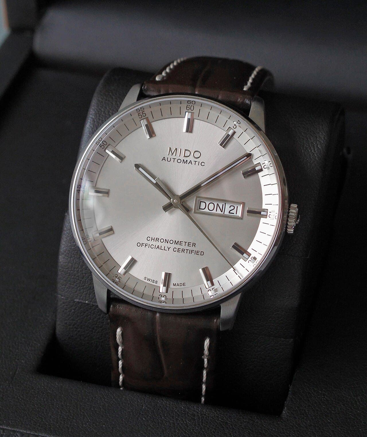 Mido Commander II Chronometer